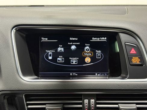 Used 2017 Audi Q5 2.0T Premium Plus w/ Technology Package AWD/4WD image 39