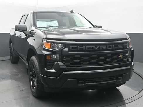 Used 2023 Chevrolet Silverado 1500 Custom AWD/4WD image 8