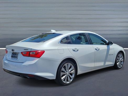 Used 2018 Chevrolet Malibu Premier w/ Premier Sun and Wheel Package FWD image 3