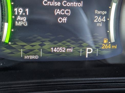 Used 2025 Jeep Wrangler Sahara image 24