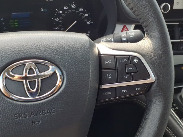 Certified 2026 Toyota Sienna XLE FWD image 23