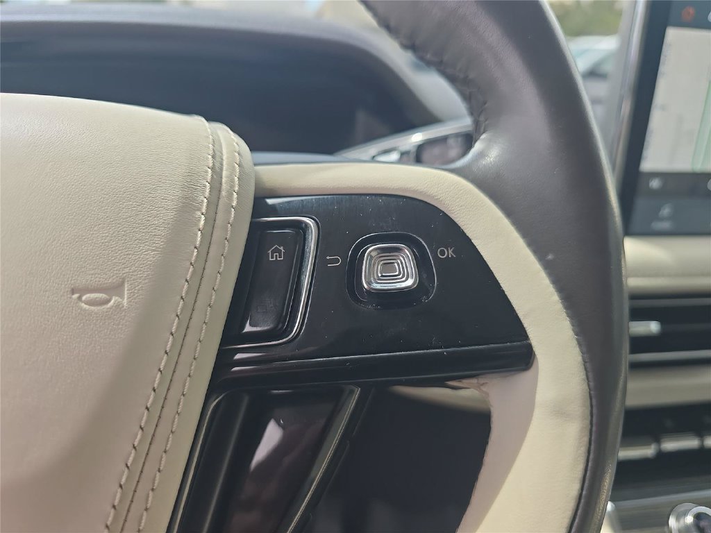 Certified 2023 Lincoln Aviator Black Label Grand Touring w/ Class IV Trailer Tow Package AWD/4WD image 24
