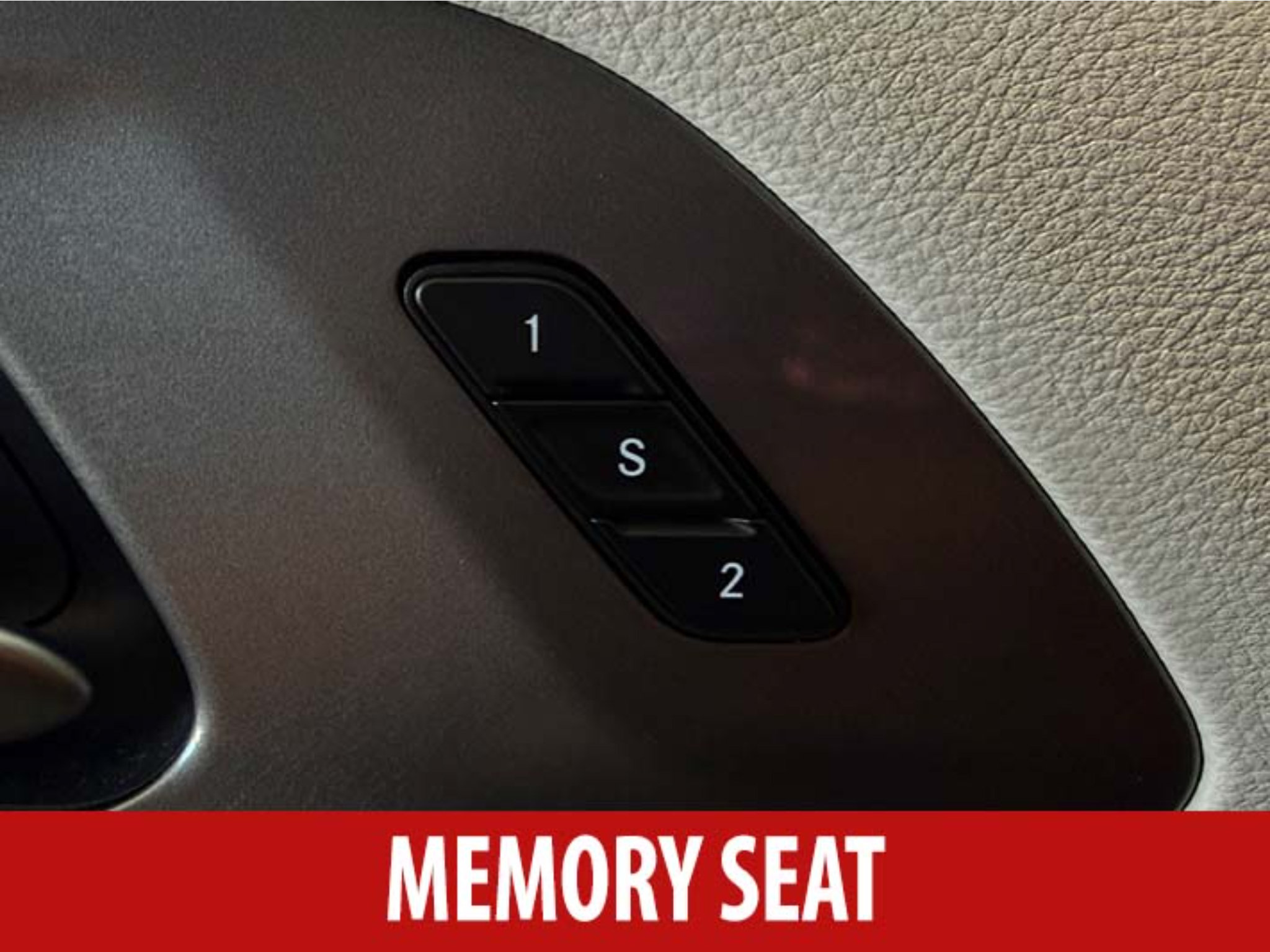 Used 2024 Chrysler Pacifica Touring-L FWD image 10