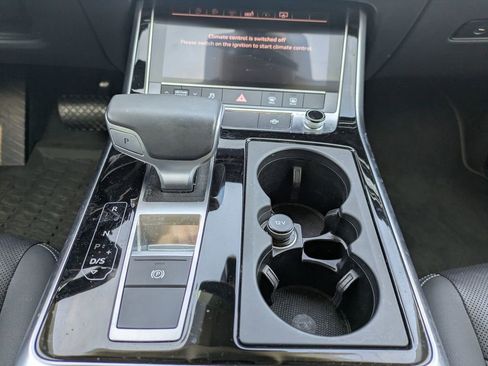 Used 2019 Audi Q8 Premium Plus w/ Premium Plus image 19