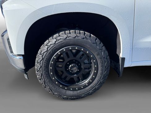 Used 2021 Chevrolet Silverado 1500 LT image 9