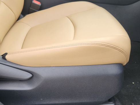 Used 2025 Toyota RAV4 XLE Premium FWD image 28
