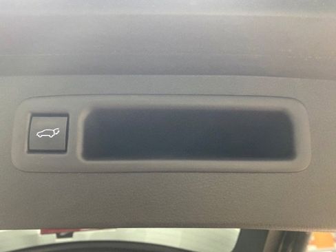 Used 2024 Toyota Highlander LE image 18