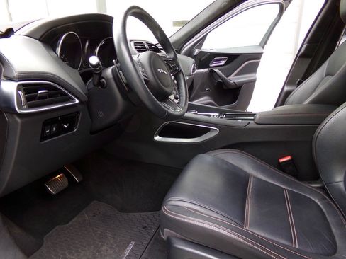 Used 2019 Jaguar F-PACE Prestige AWD/4WD image 18