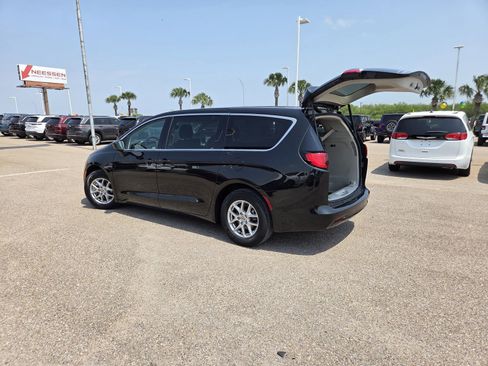 Used 2023 Chrysler Voyager LX FWD image 23