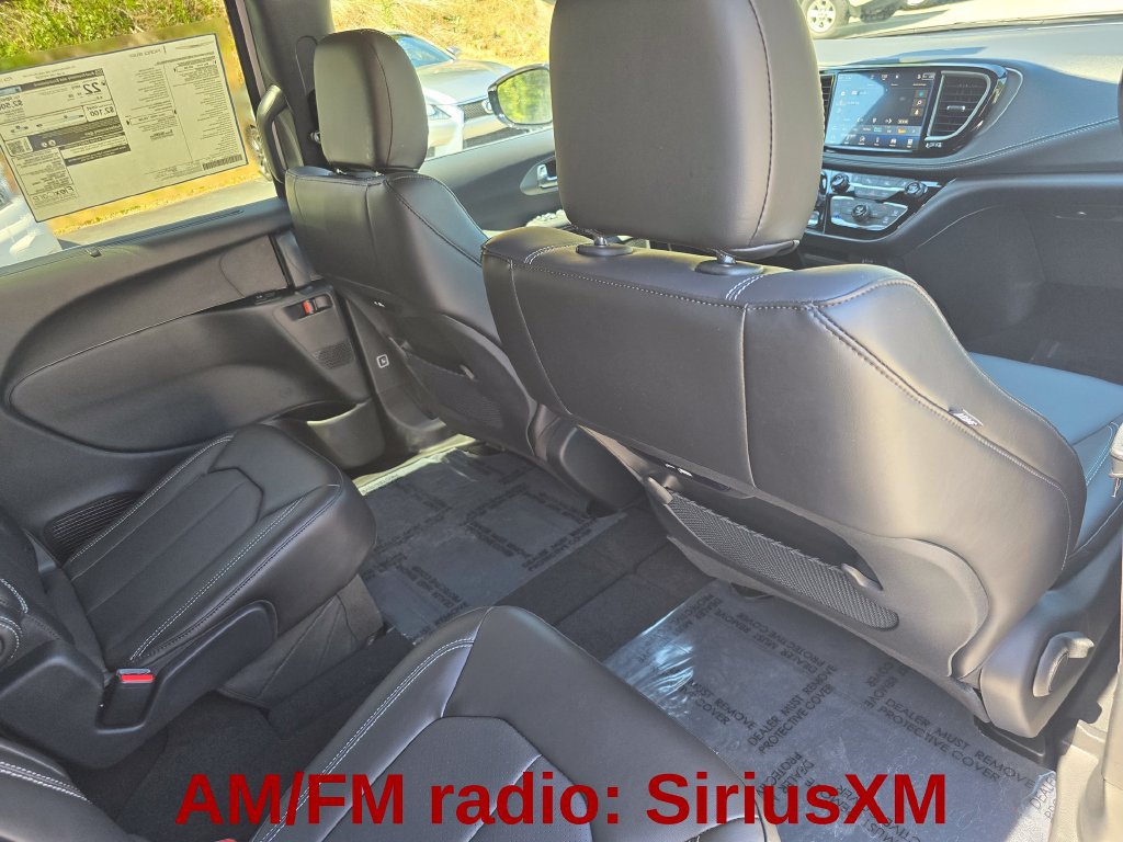 New 2027 Chrysler Pacifica Select FWD image 22