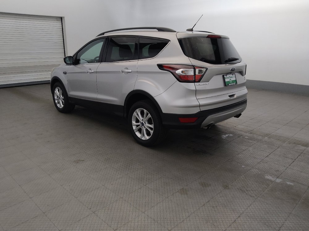 Used 2017 Ford Escape SE w/ Equipment Group 201A AWD/4WD image 3