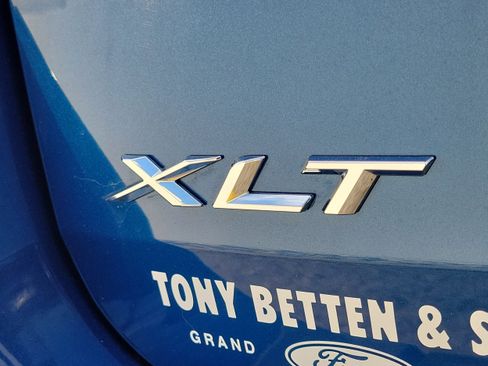 Used 2023 Ford Explorer XLT w/ Equipment Group 202A image 7