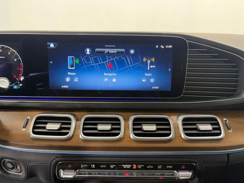 Certified 2024 Mercedes-Benz GLS 580 4MATIC w/ Warmth & Comfort Package image 17