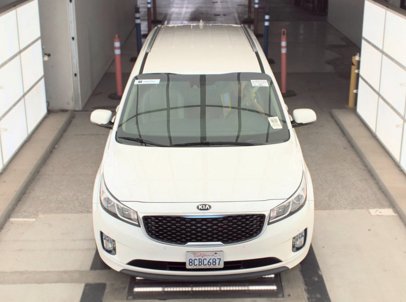 Used 2018 Kia Sedona EX FWD image 2