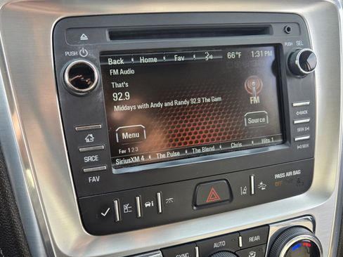 Used 2015 GMC Acadia SLT image 14