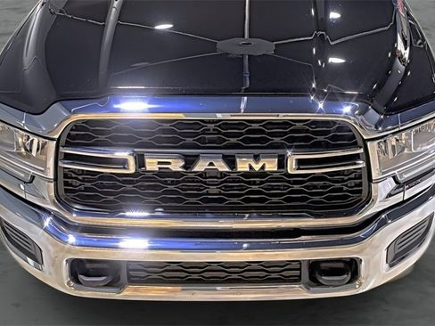 Used 2022 RAM 2500 Tradesman w/ Chrome Appearance Group image 16