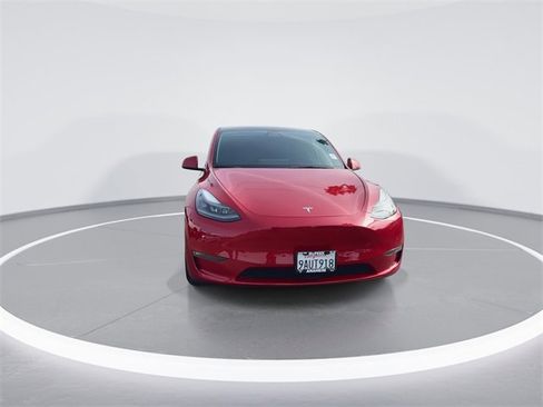 Used 2022 Tesla Model Y Performance image 3