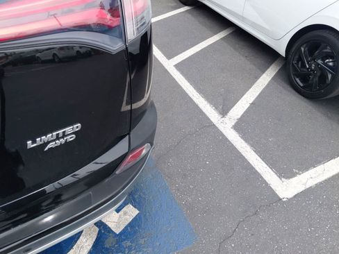 Used 2016 Toyota RAV4 Limited image 8