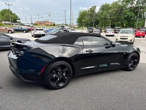 Used 2023 Chevrolet Camaro LT w/ Technology Package image 6