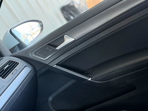 Used 2018 Volkswagen Golf SE image 7