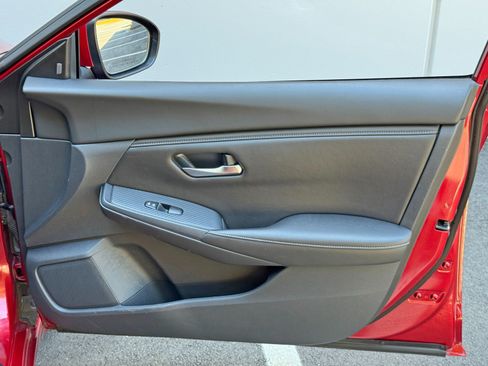 Used 2024 Nissan Sentra SV FWD image 36
