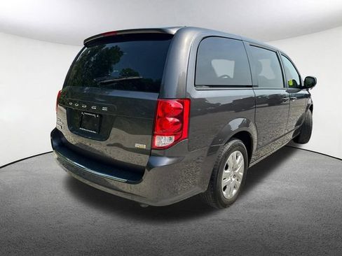 Used 2018 Dodge Grand Caravan SE w/ UConnect Hands-Free Group FWD image 17