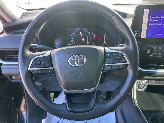 Used 2025 Toyota Grand Highlander AWD image 25