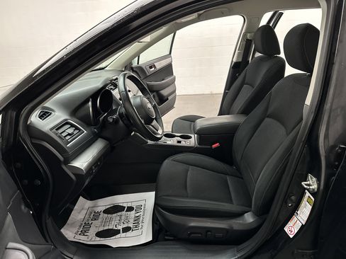 Used 2019 Subaru Outback 2.5i Premium image 16