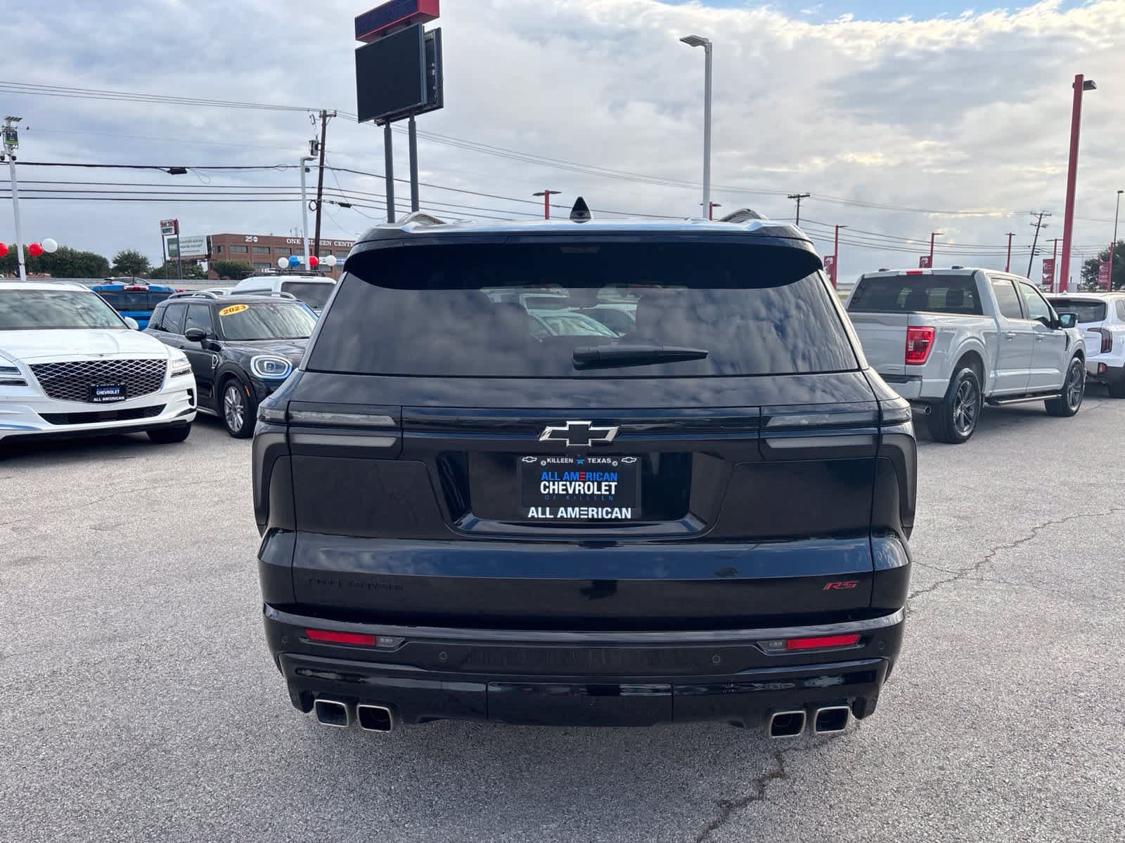 Used 2025 Chevrolet Traverse RS FWD image 6