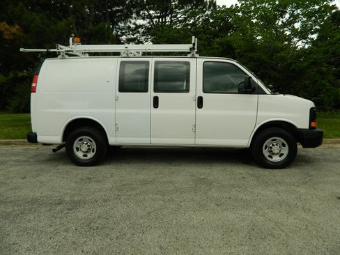 Used 2015 Chevrolet Express 2500 RWD image 5
