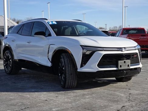 Used 2024 Chevrolet Blazer EV RS image 17
