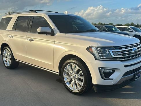 Used 2018 Ford Expedition Limited w/ Equipment Group 302A RWD image 16
