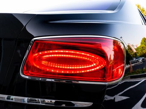 Used 2015 Bentley Flying Spur V8 AWD/4WD image 12