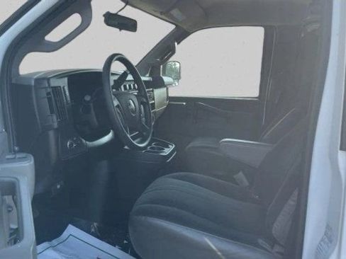 Used 2022 GMC Savana 2500 w/ Driver Convenience Package image 11