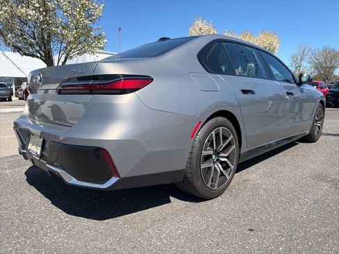 Used 2023 BMW 740i RWD image 5