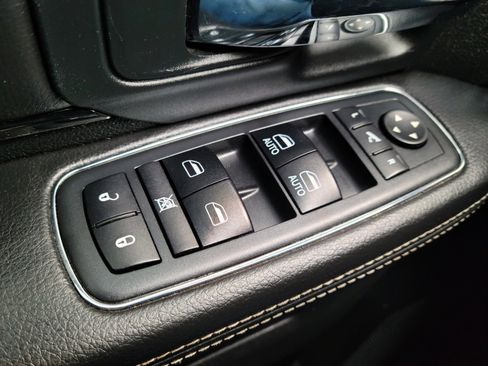 Used 2018 RAM 1500 Sport image 15