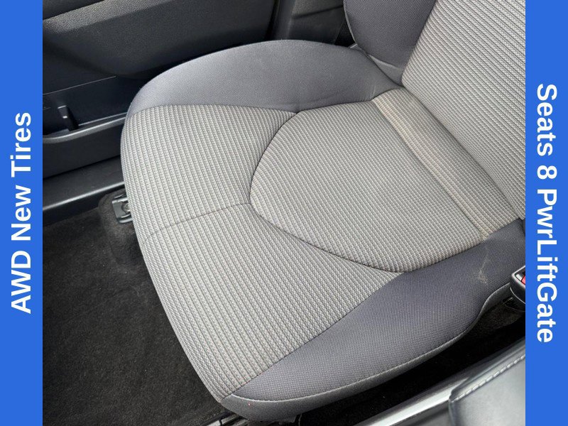 Used 2023 Toyota Highlander LE AWD/4WD image 27