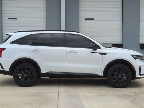 Used 2023 Kia Sorento SX AWD/4WD image 4
