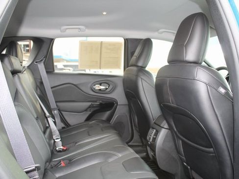 Used 2023 Jeep Cherokee Altitude Lux image 17