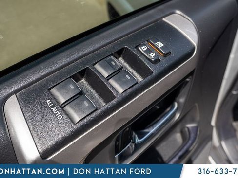 Used 2020 Toyota 4Runner SR5 Premium w/ Moonroof Package AWD/4WD image 18