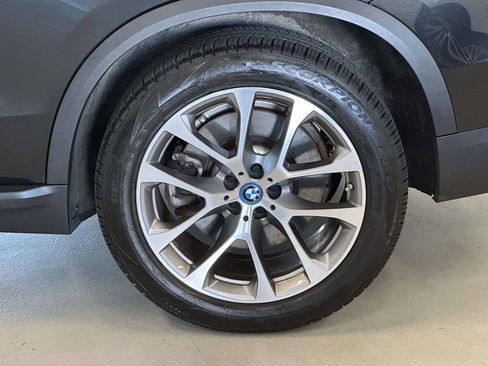 Used 2024 BMW X5 xDrive50e AWD/4WD image 7