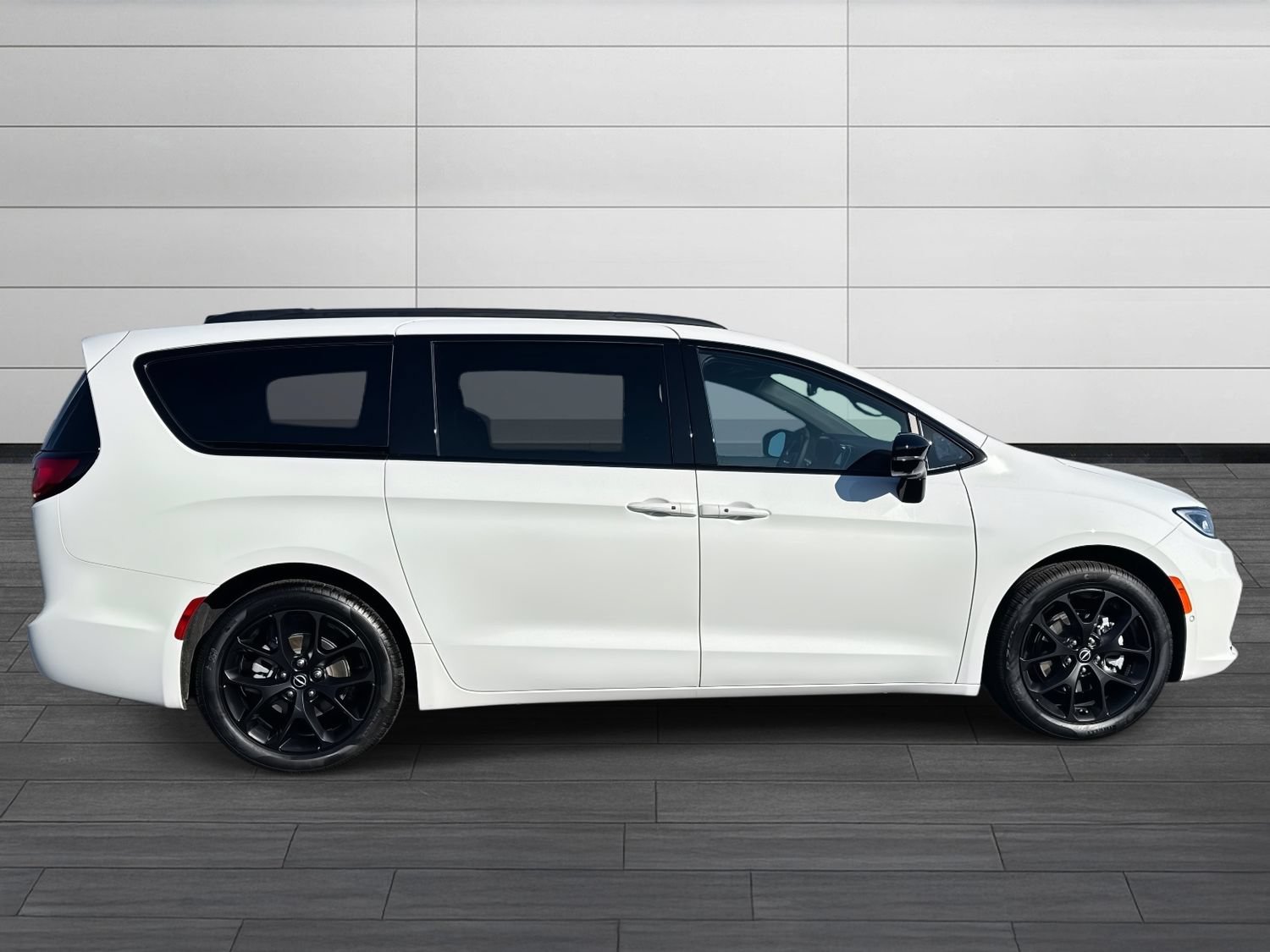 New 2026 Chrysler Pacifica Select w/ S Appearance Package FWD image 2