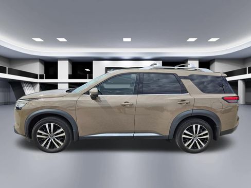 Used 2023 Nissan Pathfinder Platinum w/ Cargo Package AWD/4WD image 5