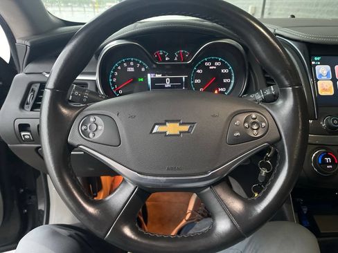 Used 2017 Chevrolet Impala LT FWD image 13