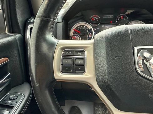 Used 2018 RAM 1500 Laramie w/ Convenience Group AWD/4WD image 31