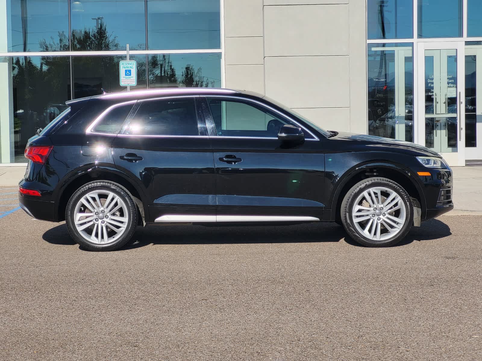 Used 2018 Audi Q5 2.0T Premium Plus w/ Premium Plus Package AWD/4WD image 4