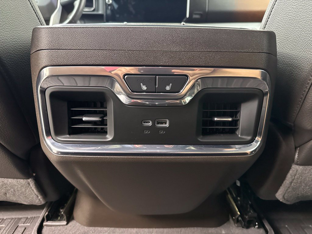 Used 2024 GMC Sierra 1500 Denali AWD/4WD image 32