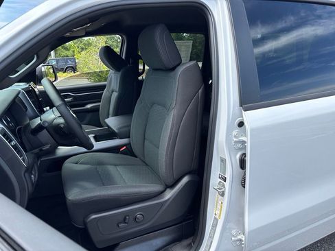 Used 2026 RAM 1500 4x4 Crew Cab image 38