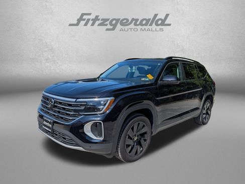 Used 2024 Volkswagen Atlas SE w/ Panoramic Sunroof Package AWD/4WD image 2