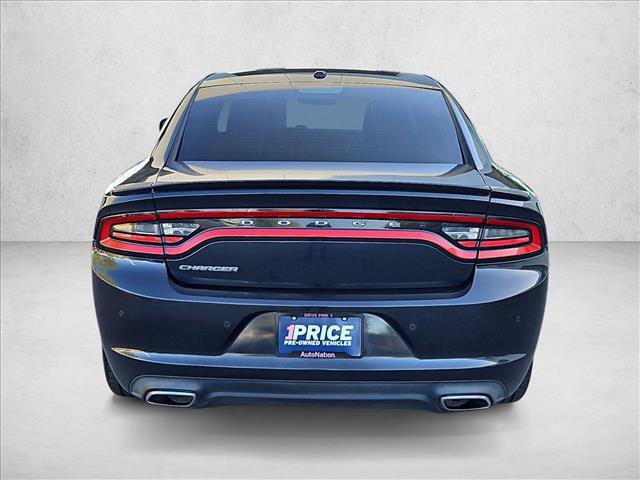 Used 2015 Dodge Charger SE w/ Sport Appearance Group RWD image 7